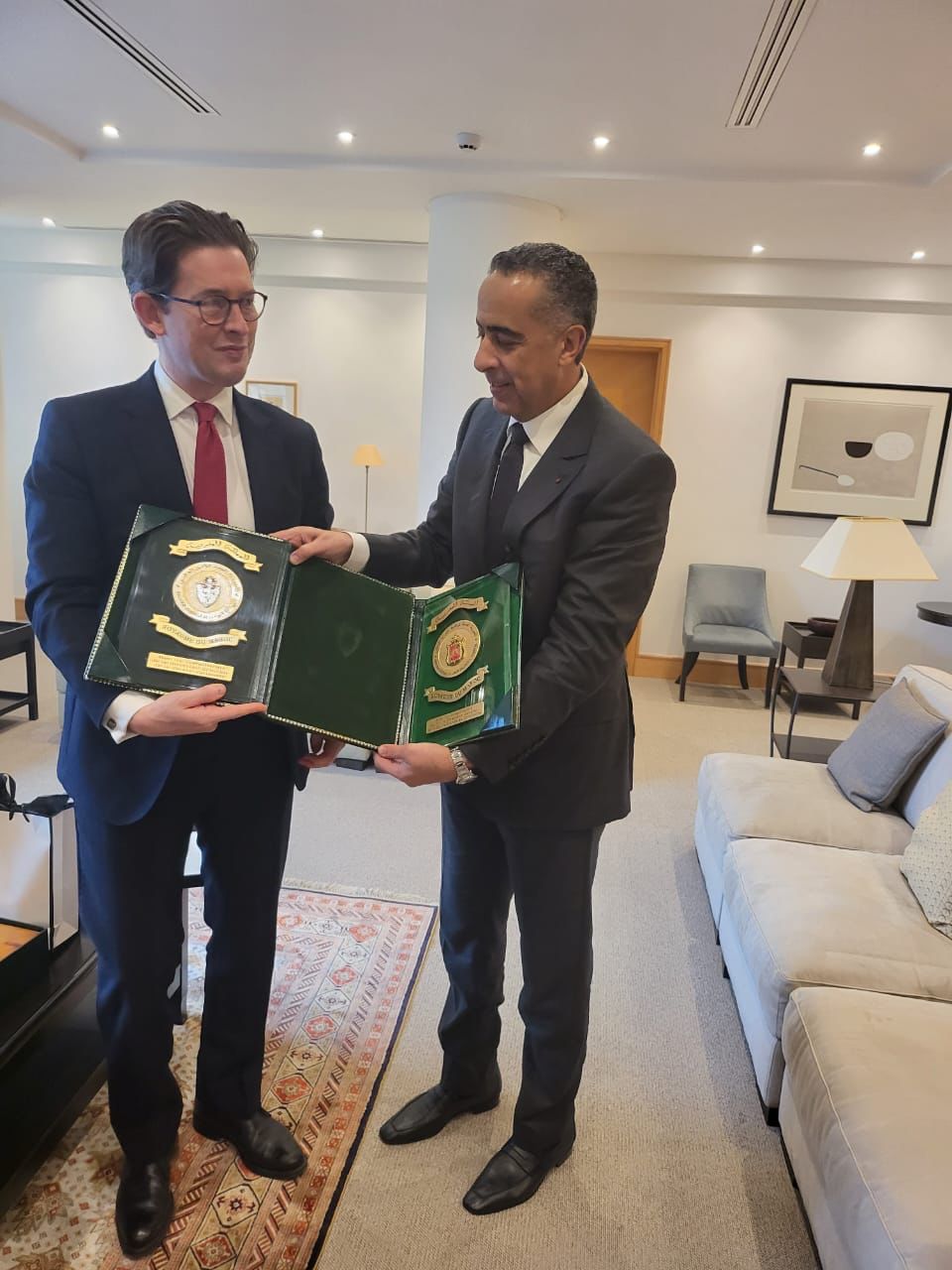 بلاغ لقطب المديرية العامة للأمن الوطني والمديرية العامة لمراقبة التراب الوطني