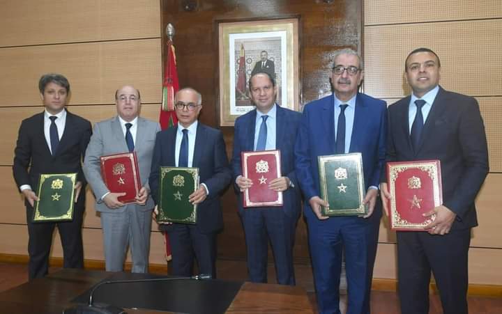 توقيع عقود نجاعة الأداء مع الأكاديميات الجهوية للتربية والتكوين. توقيع عقود نجاعة الأداء مع الأكاديميات الجهوية للتربية والتكوين.