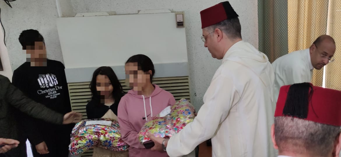 إحياء ذكرى الترحم السنوية على الأرواح المقدسة لأجداد سيدنا المنصور بالله هبة ملكية لشرفاء ومستضعفي الزوايا والأضرحة والمعوزين بالعاصمة الإسماعيلية مكناس إحياء ذكرى الترحم السنوية على الأرواح المقدسة لأجداد سيدنا المنصور بالله هبة ملكية لشرفاء ومستضعفي الزوايا والأضرحة والمعوزين بالعاصمة الإسماعيلية مكناس