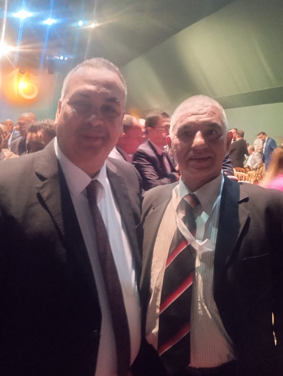 ترأسها الأمير مولاي رشيد.. الملك يقيم مأدبة عشاء على شرف المشاركين بمعرض مكناس ترأسها الأمير مولاي رشيد.. الملك يقيم مأدبة عشاء على شرف المشاركين بمعرض مكناس