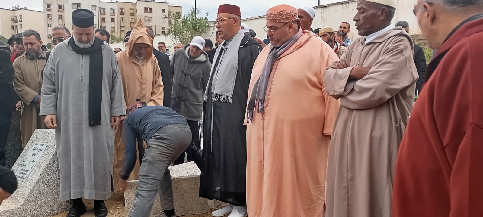 جنازة والد أحمد طاهري تؤلف بين مختلف أطياف القوى السياسية بمكناس وأبناء العاصمة الإسماعيلية يلتئمون في محفل لمواسات عائلة الطاهري جنازة والد أحمد طاهري تؤلف بين مختلف أطياف القوى السياسية بمكناس وأبناء العاصمة الإسماعيلية يلتئمون في محفل لمواسات عائلة الطاهري