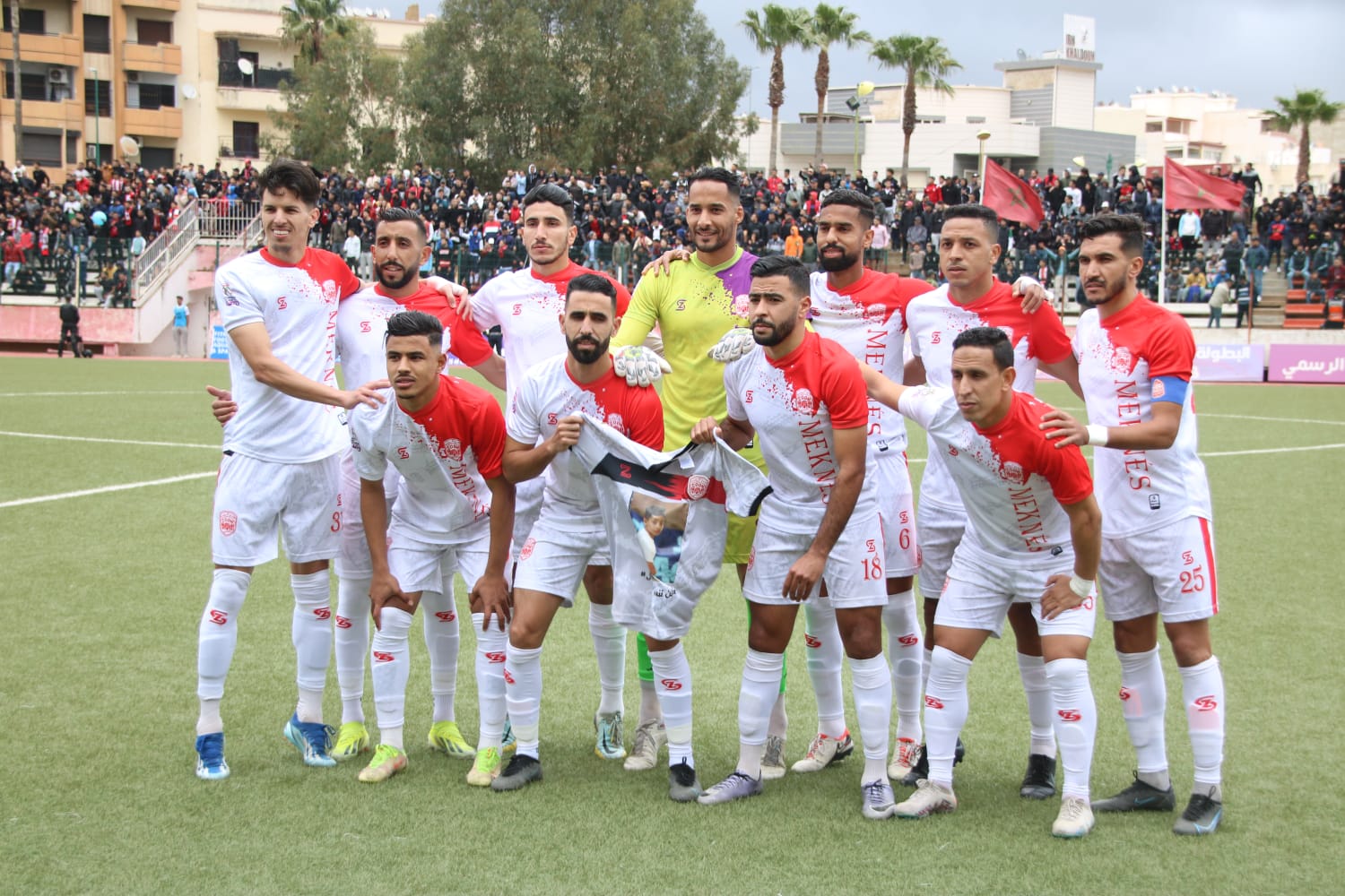 الكوديم لازال يتصدر البطولة الاحترافية الثانية رغم هزيمته أمام رجاء بني ملال بحصة (1-0). الكوديم لازال يتصدر البطولة الاحترافية الثانية رغم هزيمته أمام رجاء بني ملال بحصة (1-0).