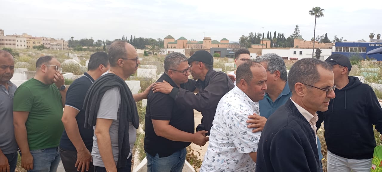 الموت يفجع أسرة الصحة بمستشفى محمد الخامس بمكناس الموت يفجع أسرة الصحة بمستشفى محمد الخامس بمكناس