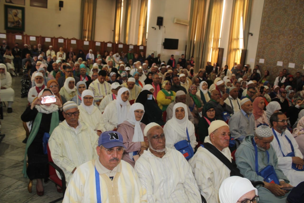 السيد عبدالغني الصبار عامل عمالة مكناس يستقبل الحجاج المتوجهين لاداء مناسك الحج