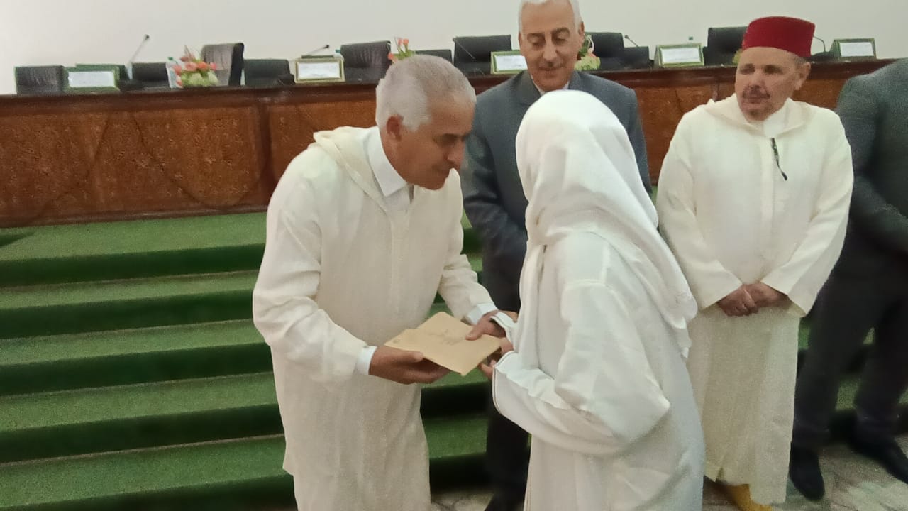 السيد عبدالغني الصبار عامل عمالة مكناس يستقبل الحجاج المتوجهين لاداء مناسك الحج