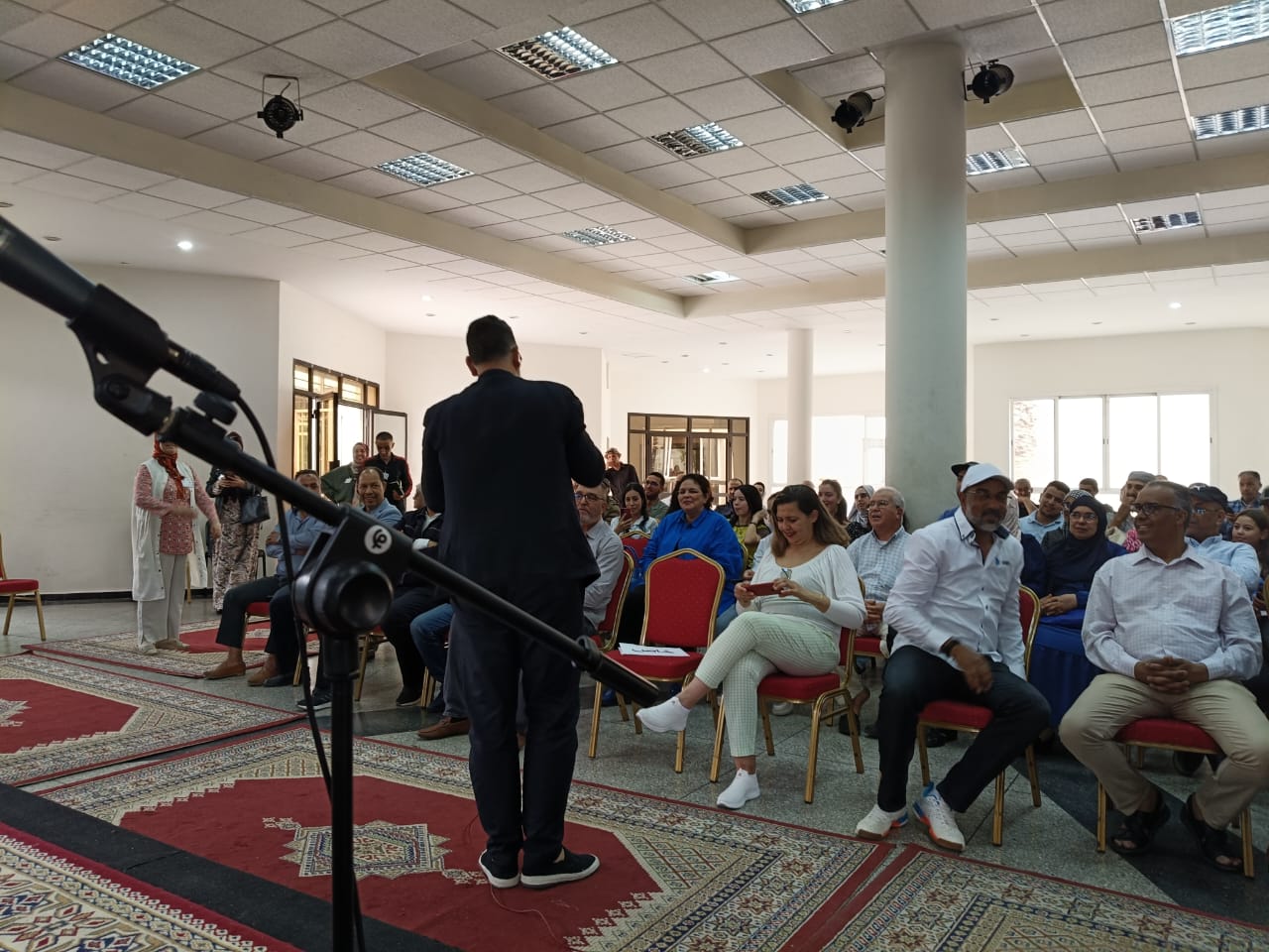 مكناس من خلال رواية (رداء النسيان) للكاتب إدريس الروخ.