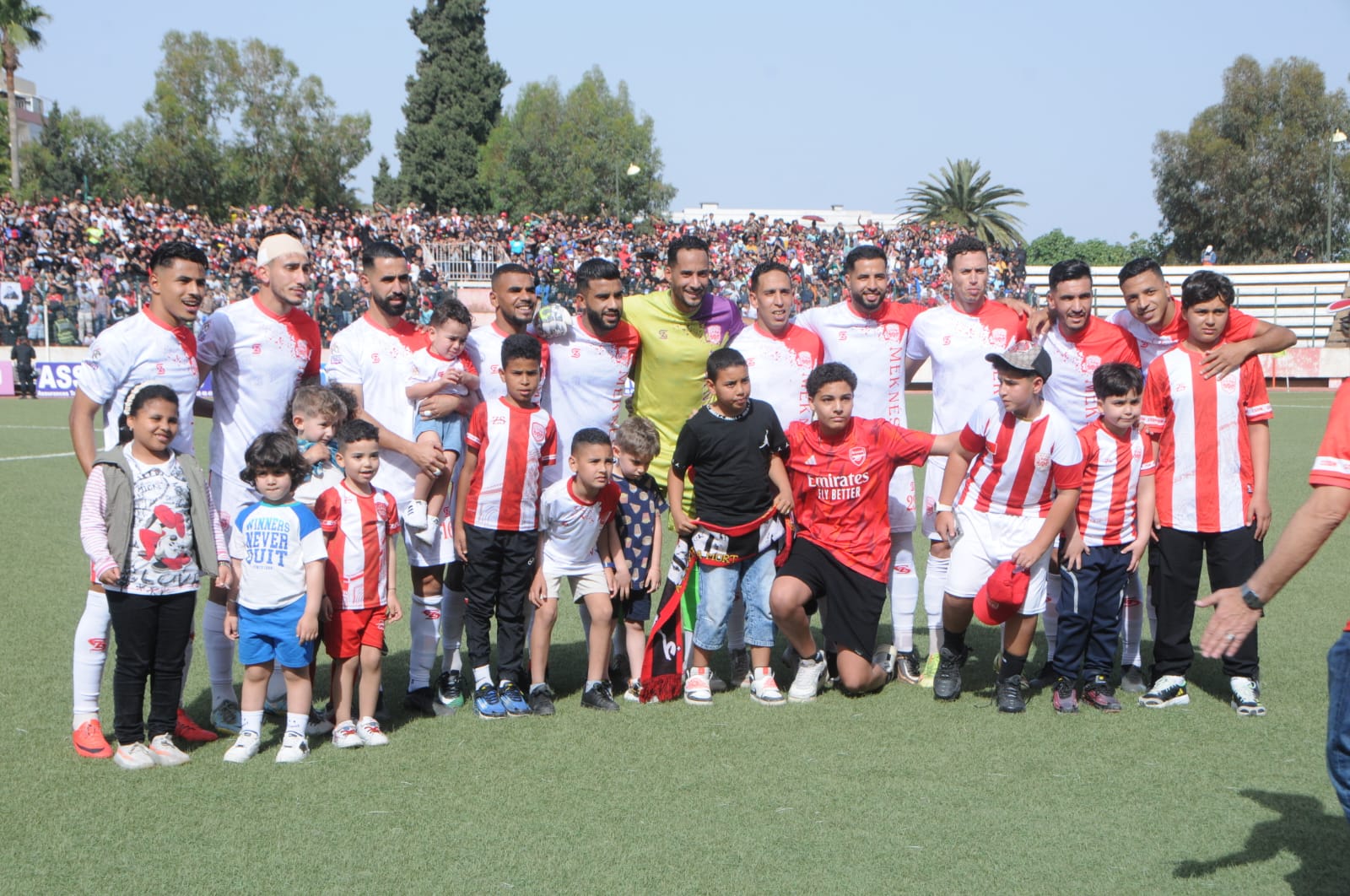 فوزي لقجع رئيس الجامعة الملكية المغربية لكرة القدم يهنئ النادي المكناسي بعد صعوده للبطولة الاحترافيةالمغربية فوزي لقجع رئيس الجامعة الملكية المعربية لكرة القدم يهنئ النادي المكناسي بعد صعوده للبطولة الاحترافية