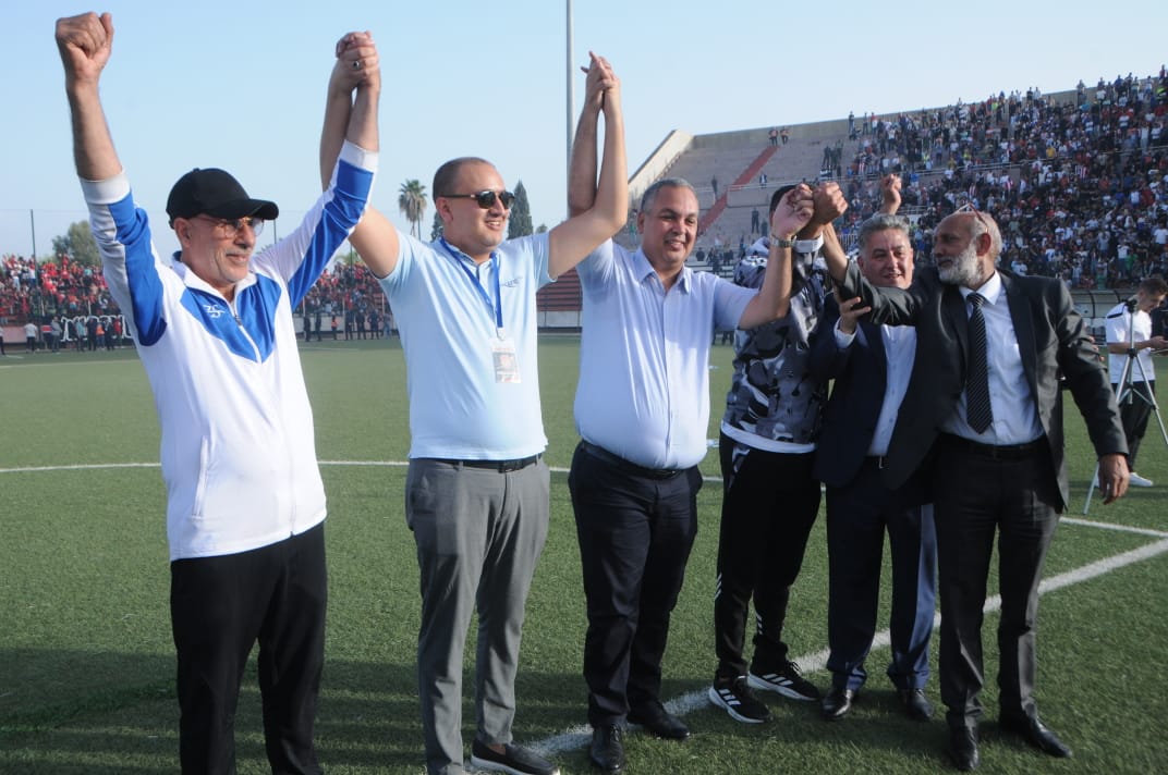 فوزي لقجع رئيس الجامعة الملكية المغربية لكرة القدم يهنئ النادي المكناسي بعد صعوده للبطولة الاحترافيةالمغربية فوزي لقجع رئيس الجامعة الملكية المعربية لكرة القدم يهنئ النادي المكناسي بعد صعوده للبطولة الاحترافية