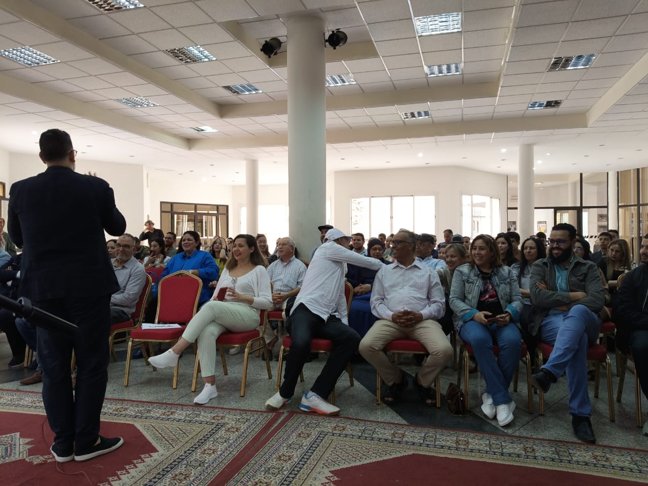 مكناس من خلال رواية (رداء النسيان) للكاتب إدريس الروخ.