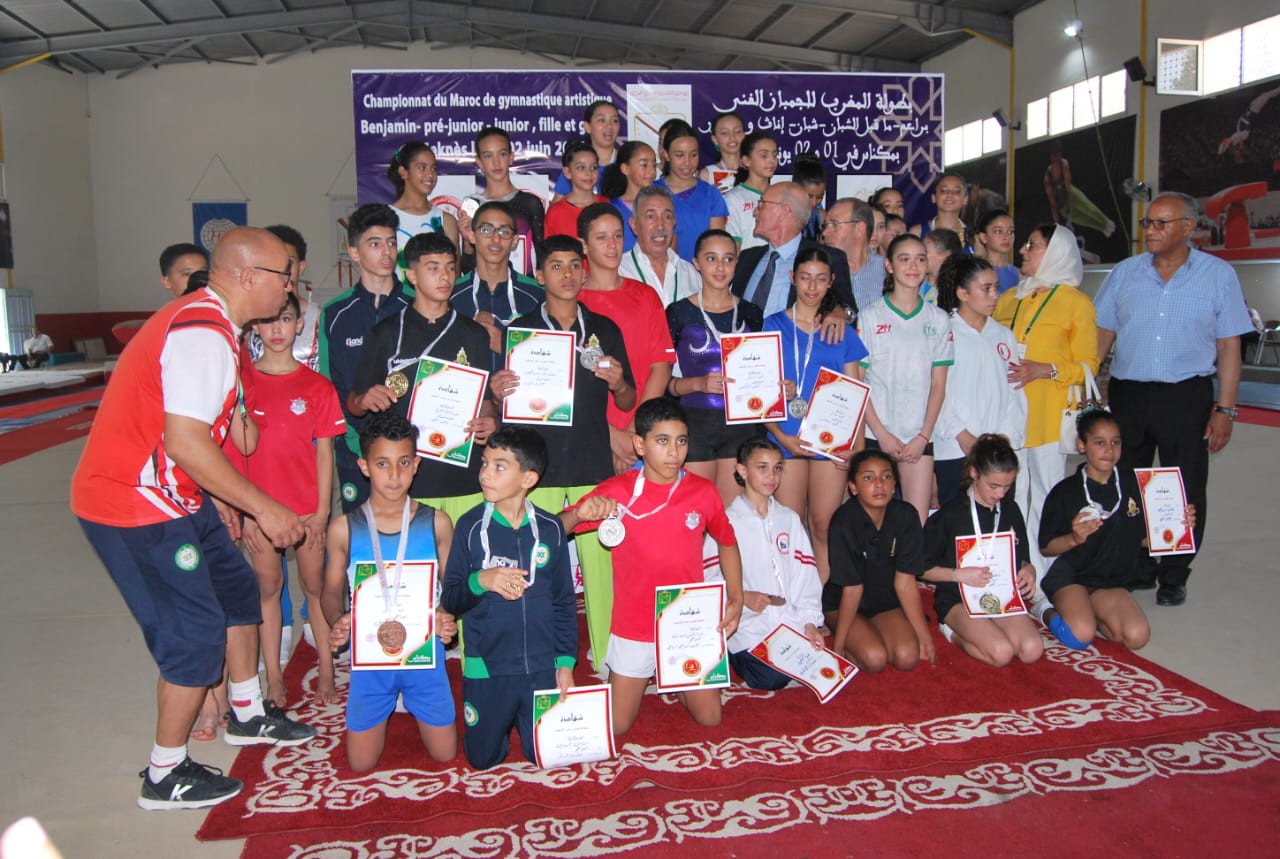 تحت إشراف الجامعة الملكية المغربية للجمباز نظم النادي الرياضي المكناسي للجمباز الفني بطولة المغرب في الجمباز فردي عام . للبراعم ما قبل الشبان و شبان إناث وذكور بمكناس . تحت إشراف الجامعة الملكية المغربية للجمباز نظم النادي الرياضي المكناسي للجمباز الفني بطولة المغرب في الجمباز فردي عام . للبراعم ما قبل الشبان و شبان إناث وذكور بمكناس .