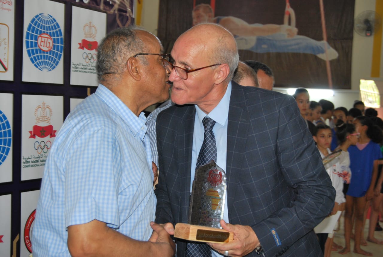 تحت إشراف الجامعة الملكية المغربية للجمباز نظم النادي الرياضي المكناسي للجمباز الفني بطولة المغرب في الجمباز فردي عام . للبراعم ما قبل الشبان و شبان إناث وذكور بمكناس . تحت إشراف الجامعة الملكية المغربية للجمباز نظم النادي الرياضي المكناسي للجمباز الفني بطولة المغرب في الجمباز فردي عام . للبراعم ما قبل الشبان و شبان إناث وذكور بمكناس .