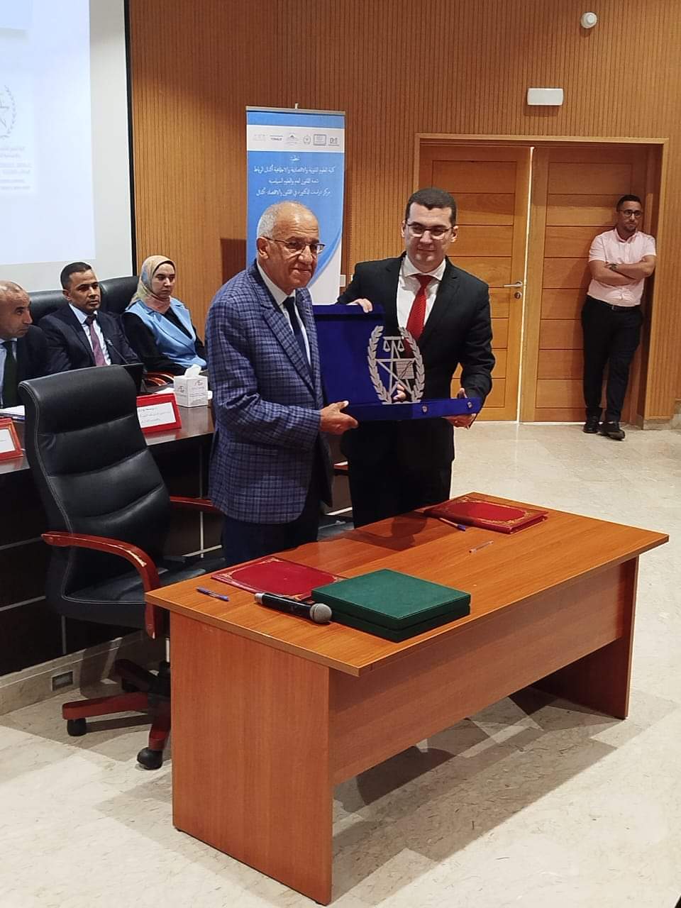 بلاغ صحفي حول توقيع اتفافية شراكة بين نادي قضاة المغرب وكلية العلوم القانونية والاقتصادية والاجتماعية بالرباط