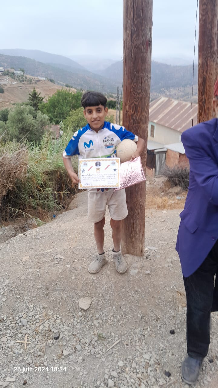 جمعية نور المستقبل للكتب المستعملة بمكناس تنظم حفلا تكريميا على شرف تلاميذ المدرسة الابتدائية اسنتية بدوار قبيلة بني زروال بإقليم تاونات جمعية نور المستقبل للكتب المستعملة بمكناس تنظم حفلا تكريميا على شرف تلاميذ المدرسة الابتدائية اسنتية بدوار قبيلة بني زروال بإقليم تاونات