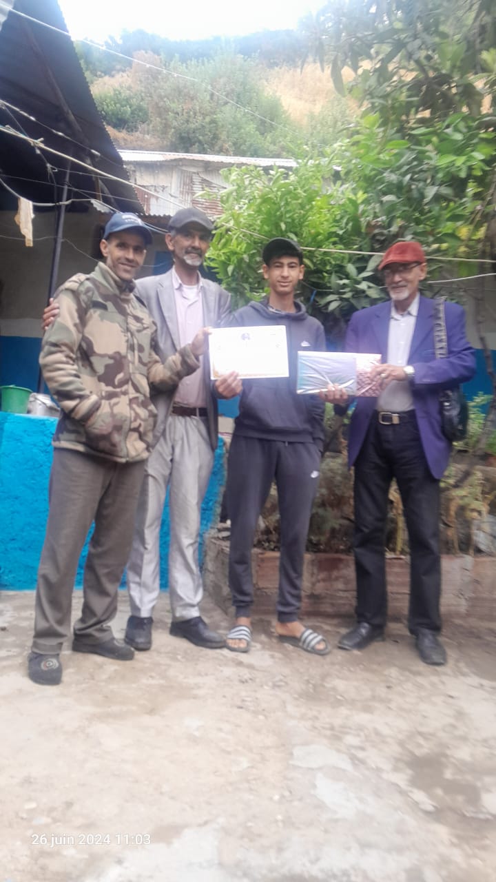 جمعية نور المستقبل للكتب المستعملة بمكناس تنظم حفلا تكريميا على شرف تلاميذ المدرسة الابتدائية اسنتية بدوار قبيلة بني زروال بإقليم تاونات جمعية نور المستقبل للكتب المستعملة بمكناس تنظم حفلا تكريميا على شرف تلاميذ المدرسة الابتدائية اسنتية بدوار قبيلة بني زروال بإقليم تاونات