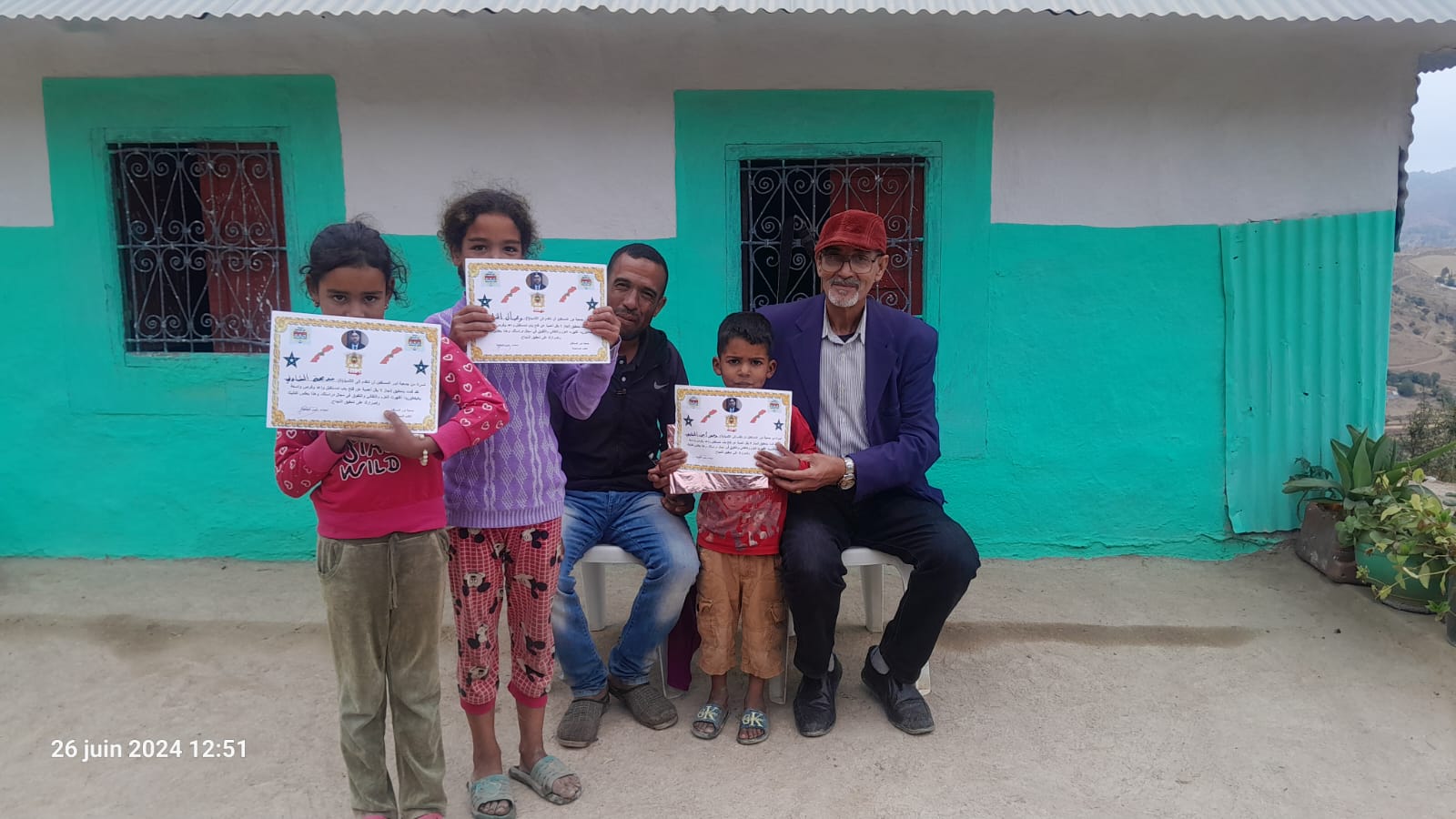 جمعية نور المستقبل للكتب المستعملة بمكناس تنظم حفلا تكريميا على شرف تلاميذ المدرسة الابتدائية اسنتية بدوار قبيلة بني زروال بإقليم تاونات جمعية نور المستقبل للكتب المستعملة بمكناس تنظم حفلا تكريميا على شرف تلاميذ المدرسة الابتدائية اسنتية بدوار قبيلة بني زروال بإقليم تاونات