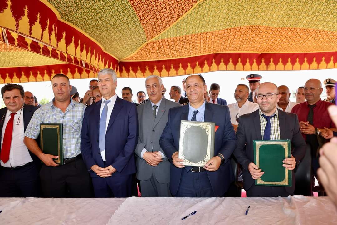 محمد صديقي يقوم بتدشين قسم التكنولوجيا الغذائية بمكناس ويعطي انطلاق أشغال بناء سوق الجملة الخاص بالأسماك بفاس محمد صديقي يقوم بتدشين قسم التكنولوجيا الغذائية بمكناس ويعطي انطلاق أشغال بناء سوق الجملة الخاص بالأسماك بفاس