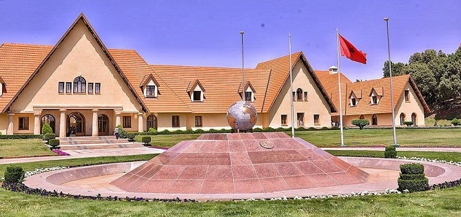 إفران: تدبير الذكاء الاصطناعي في قلب النقاش بجامعة الأخوين الصيفية إفران: تدبير الذكاء الاصطناعي في قلب النقاش بجامعة الأخوين الصيفية