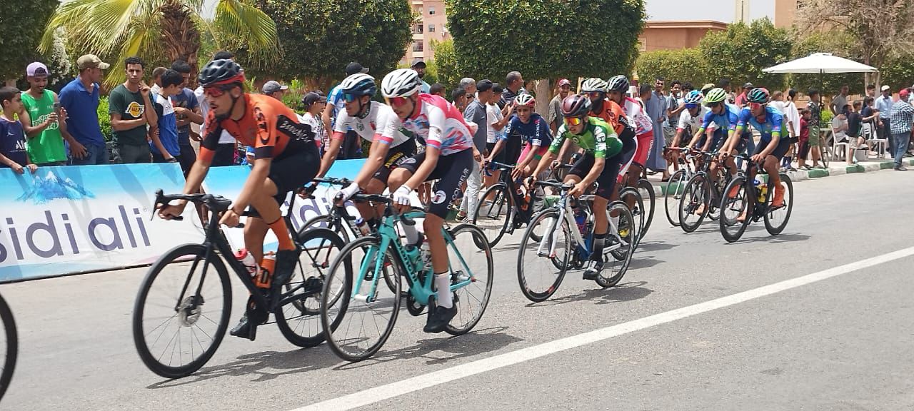 سوق السبت اولاد النمة تخلق الحدث وادريس علواني يتوج بطلا لكأس العرش لسباق الدراجات على الطريق سوق السبت اولاد النمة تخلق الحدث وادريس علواني يتوج بطلا لكأس العرش لسباق الدراجات على الطريق