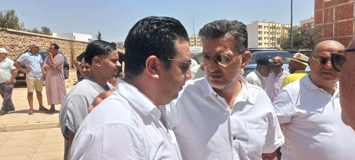 بحضور رئيسي مجلسي النواب والمستشارين العاصمة الإسماعيلية تودع الحاج محمد القندوسي الى متواه الأخير بحضور رئيسي مجلسي النواب والمستشارين العاصمة الإسماعيلية تودع الحاج محمد القندوسي الى متواه الأخير