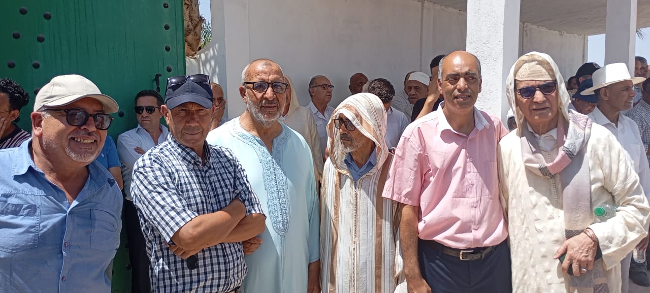 بحضور رئيسي مجلسي النواب والمستشارين العاصمة الإسماعيلية تودع الحاج محمد القندوسي الى متواه الأخير بحضور رئيسي مجلسي النواب والمستشارين العاصمة الإسماعيلية تودع الحاج محمد القندوسي الى متواه الأخير