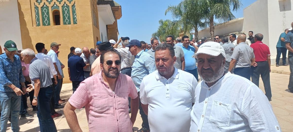 بحضور رئيسي مجلسي النواب والمستشارين العاصمة الإسماعيلية تودع الحاج محمد القندوسي الى متواه الأخير بحضور رئيسي مجلسي النواب والمستشارين العاصمة الإسماعيلية تودع الحاج محمد القندوسي الى متواه الأخير