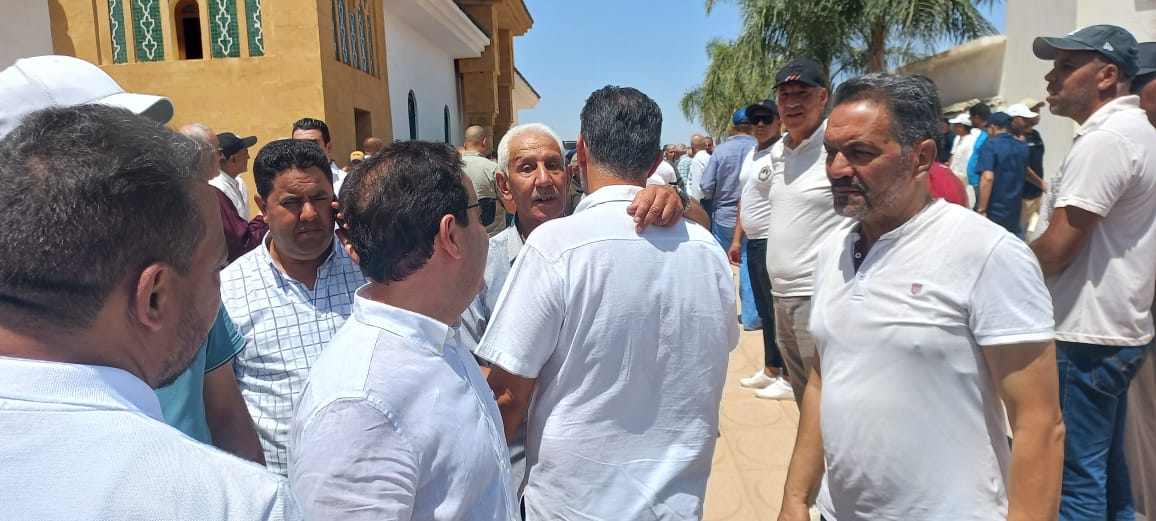 بحضور رئيسي مجلسي النواب والمستشارين العاصمة الإسماعيلية تودع الحاج محمد القندوسي الى متواه الأخير بحضور رئيسي مجلسي النواب والمستشارين العاصمة الإسماعيلية تودع الحاج محمد القندوسي الى متواه الأخير