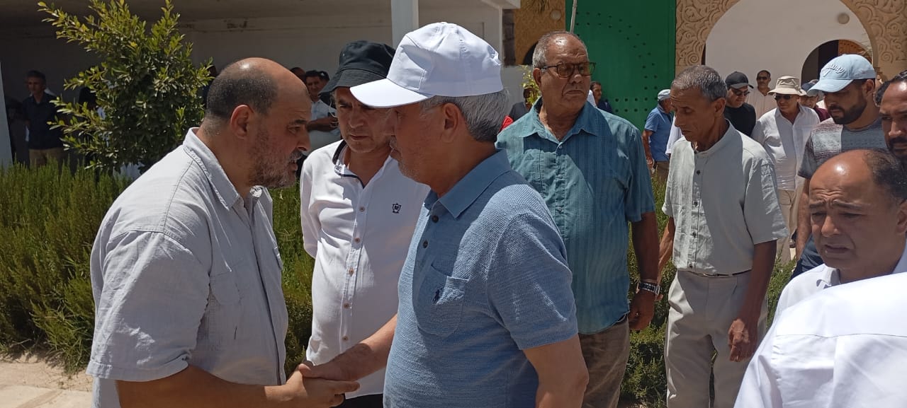 بحضور رئيسي مجلسي النواب والمستشارين العاصمة الإسماعيلية تودع الحاج محمد القندوسي الى متواه الأخير بحضور رئيسي مجلسي النواب والمستشارين العاصمة الإسماعيلية تودع الحاج محمد القندوسي الى متواه الأخير