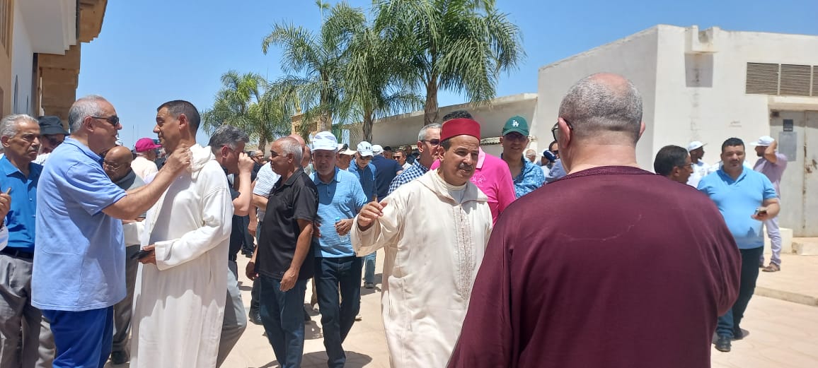 بحضور رئيسي مجلسي النواب والمستشارين العاصمة الإسماعيلية تودع الحاج محمد القندوسي الى متواه الأخير بحضور رئيسي مجلسي النواب والمستشارين العاصمة الإسماعيلية تودع الحاج محمد القندوسي الى متواه الأخير