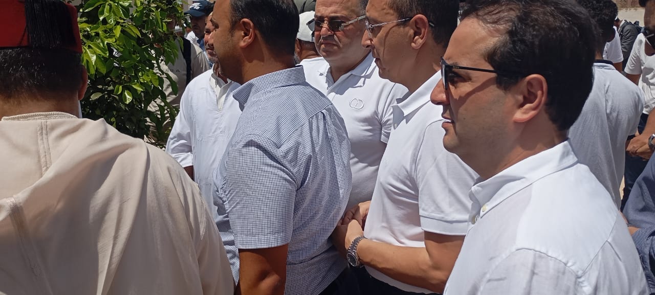 بحضور رئيسي مجلسي النواب والمستشارين العاصمة الإسماعيلية تودع الحاج محمد القندوسي الى متواه الأخير بحضور رئيسي مجلسي النواب والمستشارين العاصمة الإسماعيلية تودع الحاج محمد القندوسي الى متواه الأخير