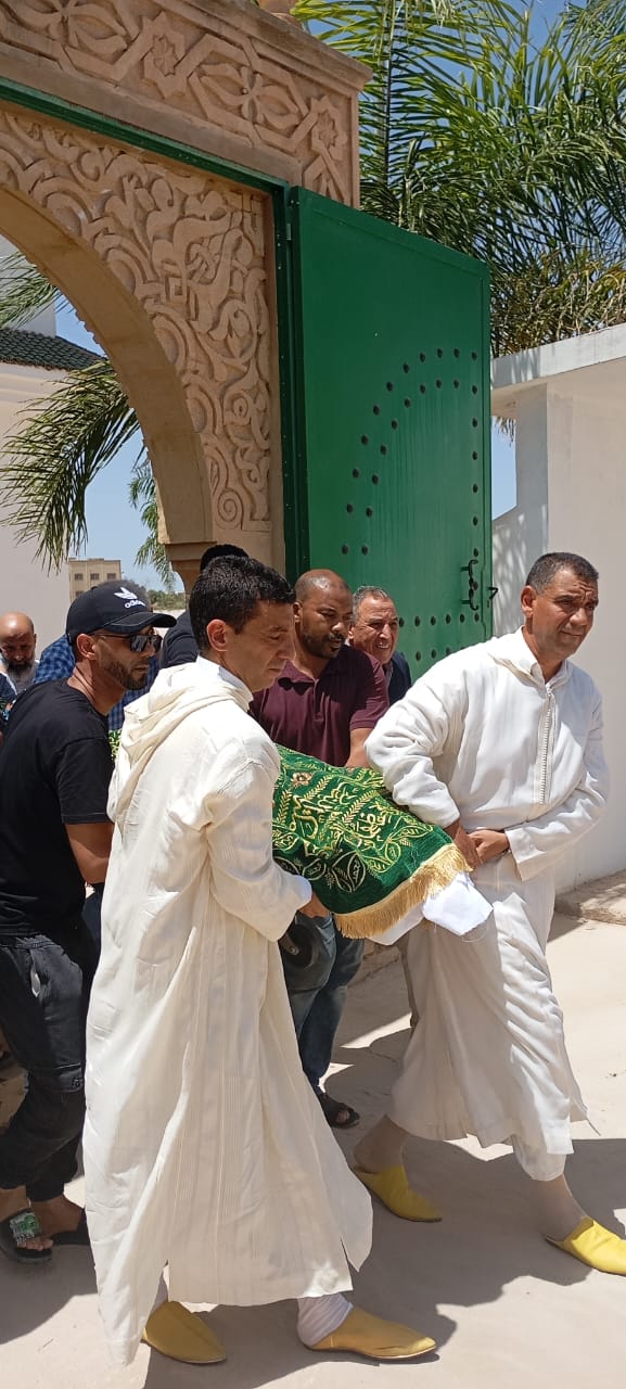 بحضور رئيسي مجلسي النواب والمستشارين العاصمة الإسماعيلية تودع الحاج محمد القندوسي الى متواه الأخير بحضور رئيسي مجلسي النواب والمستشارين العاصمة الإسماعيلية تودع الحاج محمد القندوسي الى متواه الأخير