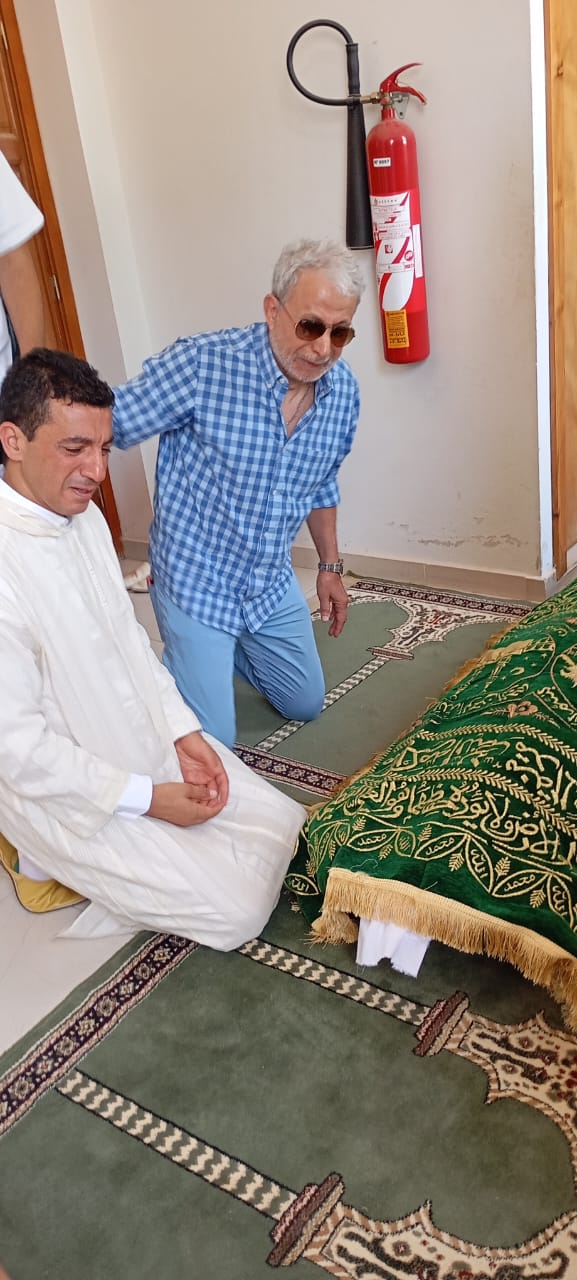 بحضور رئيسي مجلسي النواب والمستشارين العاصمة الإسماعيلية تودع الحاج محمد القندوسي الى متواه الأخير بحضور رئيسي مجلسي النواب والمستشارين العاصمة الإسماعيلية تودع الحاج محمد القندوسي الى متواه الأخير