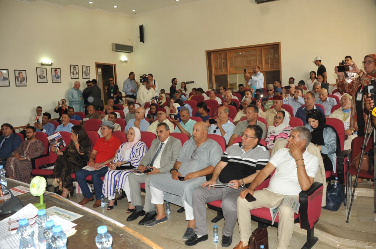 مكناس .. الدعوة إلى تبسيط المساطر الإدارية لفائدة الجالية المغربية المقيمة بالخارج مكناس .. الدعوة إلى تبسيط المساطر الإدارية لفائدة الجالية المغربية المقيمة بالخارج