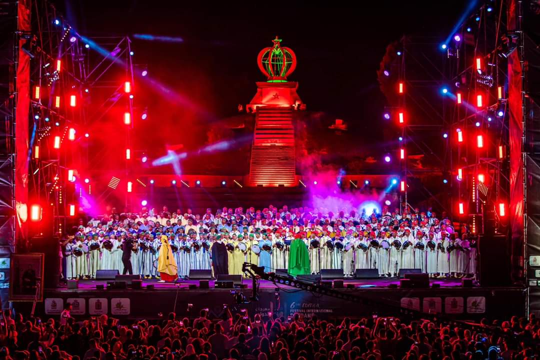 النسخة السادسة من مهرجان إفران الدولي: تكرم البطل الأولمبي سفيان البقالي النسخة السادسة من مهرجان إفران الدولي: تكرم البطل الأولمبي سفيان البقالي