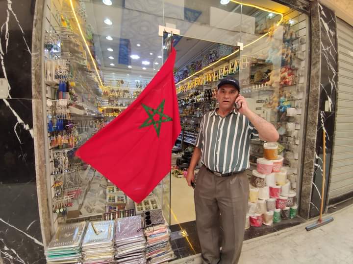 ما أشرقت في الكون حضارة إلا وكانت من ضياء المعلم ما أشرقت في الكون حضارة إلا وكانت من ضياء المعلم