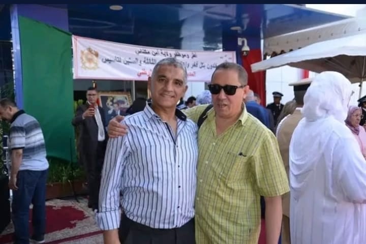 ما أشرقت في الكون حضارة إلا وكانت من ضياء المعلم ما أشرقت في الكون حضارة إلا وكانت من ضياء المعلم