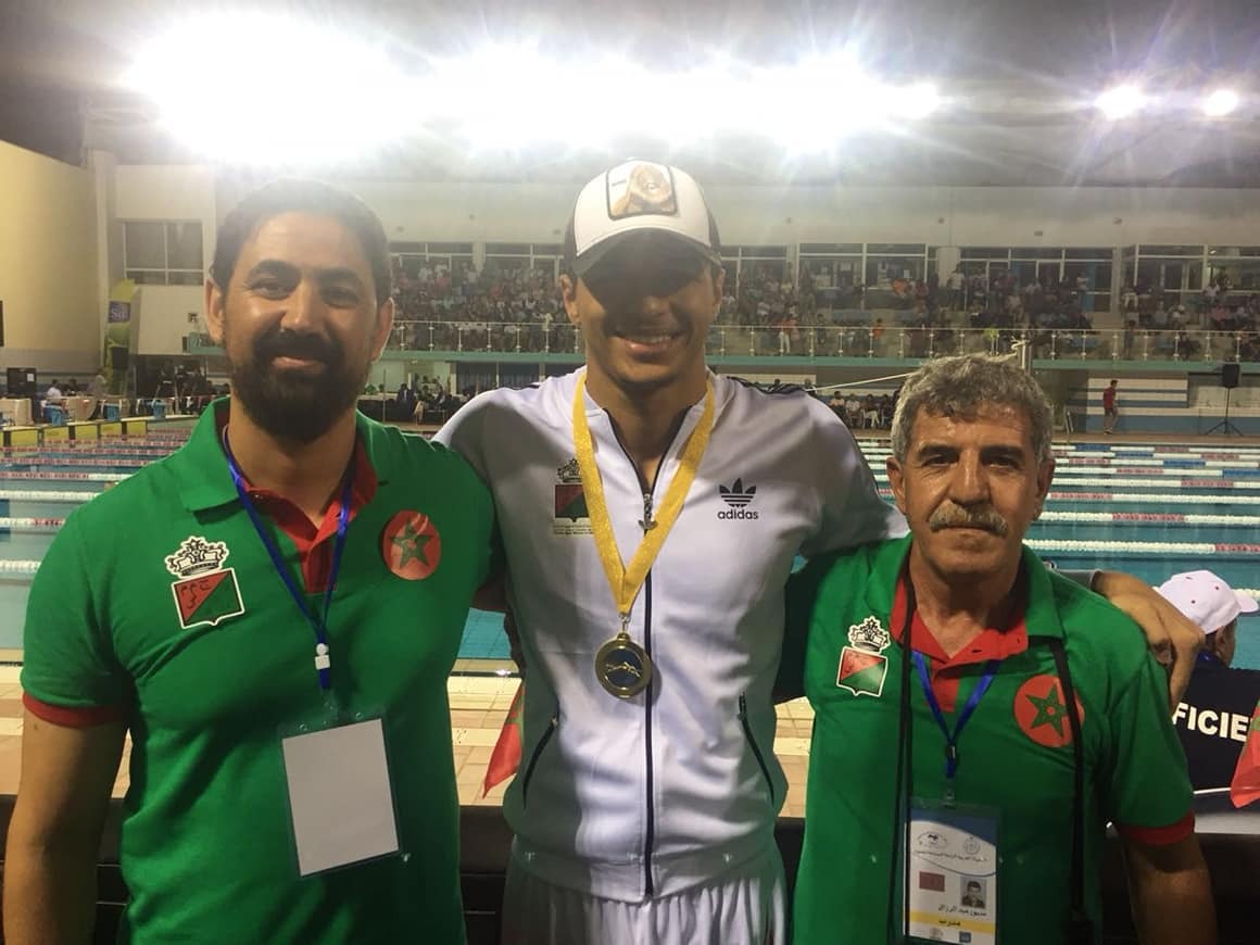 رئيس النادي المكناسي للسباحة يشيد بالمشاركة المشرفة لممثلي الكوديم  بالبطولة العربية بمصر