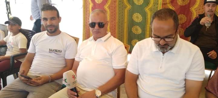 جمعية المدينة للصحافة والإعلام وجمعية النجوم لتكوين الشباب تنظمان حفل تكريم للمحتفى به حميد لزعر الملقب ب ولد لالى عائشة جمعية المدينة للصحافة والإعلام وجمعية النجوم لتكوين الشباب تنظمان حفل تكريم للمحتفى به حميد لزعر الملقب ب ولد لالى عائشة