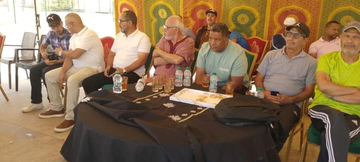 جمعية المدينة للصحافة والإعلام وجمعية النجوم لتكوين الشباب تنظمان حفل تكريم للمحتفى به حميد لزعر الملقب ب ولد لالى عائشة جمعية المدينة للصحافة والإعلام وجمعية النجوم لتكوين الشباب تنظمان حفل تكريم للمحتفى به حميد لزعر الملقب ب ولد لالى عائشة