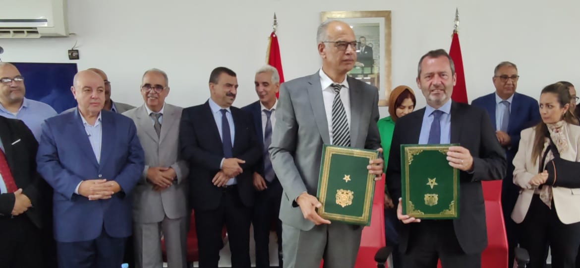 مع  انطلاق موسم التكوين  بالمعهد المتخصص في فنون  الصناعة التقليدية بمكناس  توقيع اتفاقية تعاون مع منظمة اليونيسكو للحفاظ على حرفة صناعة الخزف المكناسي