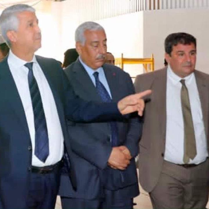 مجلس جماعة مكناس يصوت لفائدة طلب إقالة الرئيس جواد بحاجي وتسخينات وتدافع قوي نحو ملئ الكرسي الفارغ مجلس جماعة مكناس يصوت لفائدة طلب إقالة الرئيس جواد بحاجي وتسخينات وتدافع قوي نحو ملئ الكرسي الفارغ