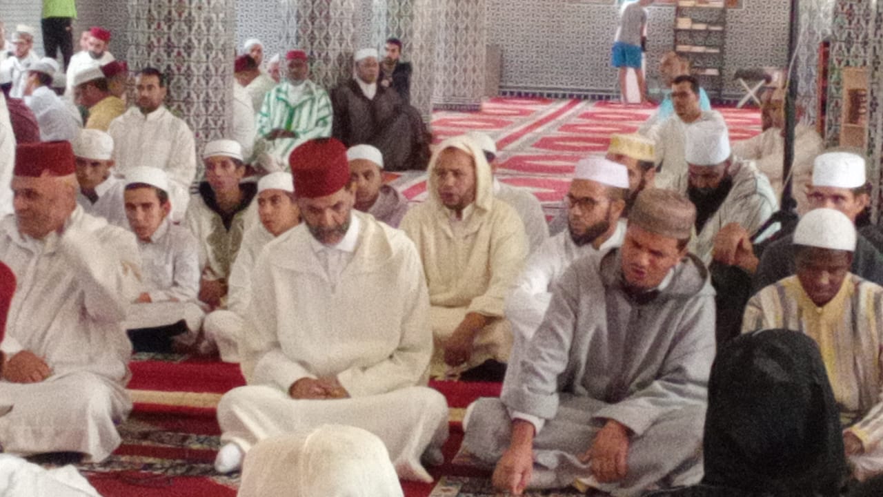 الكاتب العام لعمالة مكناس يترأس حفلا دينيا إحياء الذكرى الـ 26 لوفاة المغفور له جلالة الحسن الثاني قدس الله روحه الكاتب العام لعمالة مكناس يترأس حفلا دينيا إحياء الذكرى الـ 26 لوفاة المغفور له جلالة الحسن الثاني قدس الله روحه