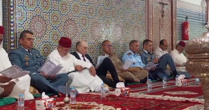 الكاتب العام لعمالة مكناس يترأس حفلا دينيا إحياء الذكرى الـ 26 لوفاة المغفور له جلالة الحسن الثاني قدس الله روحه الكاتب العام لعمالة مكناس يترأس حفلا دينيا إحياء الذكرى الـ 26 لوفاة المغفور له جلالة الحسن الثاني قدس الله روحه