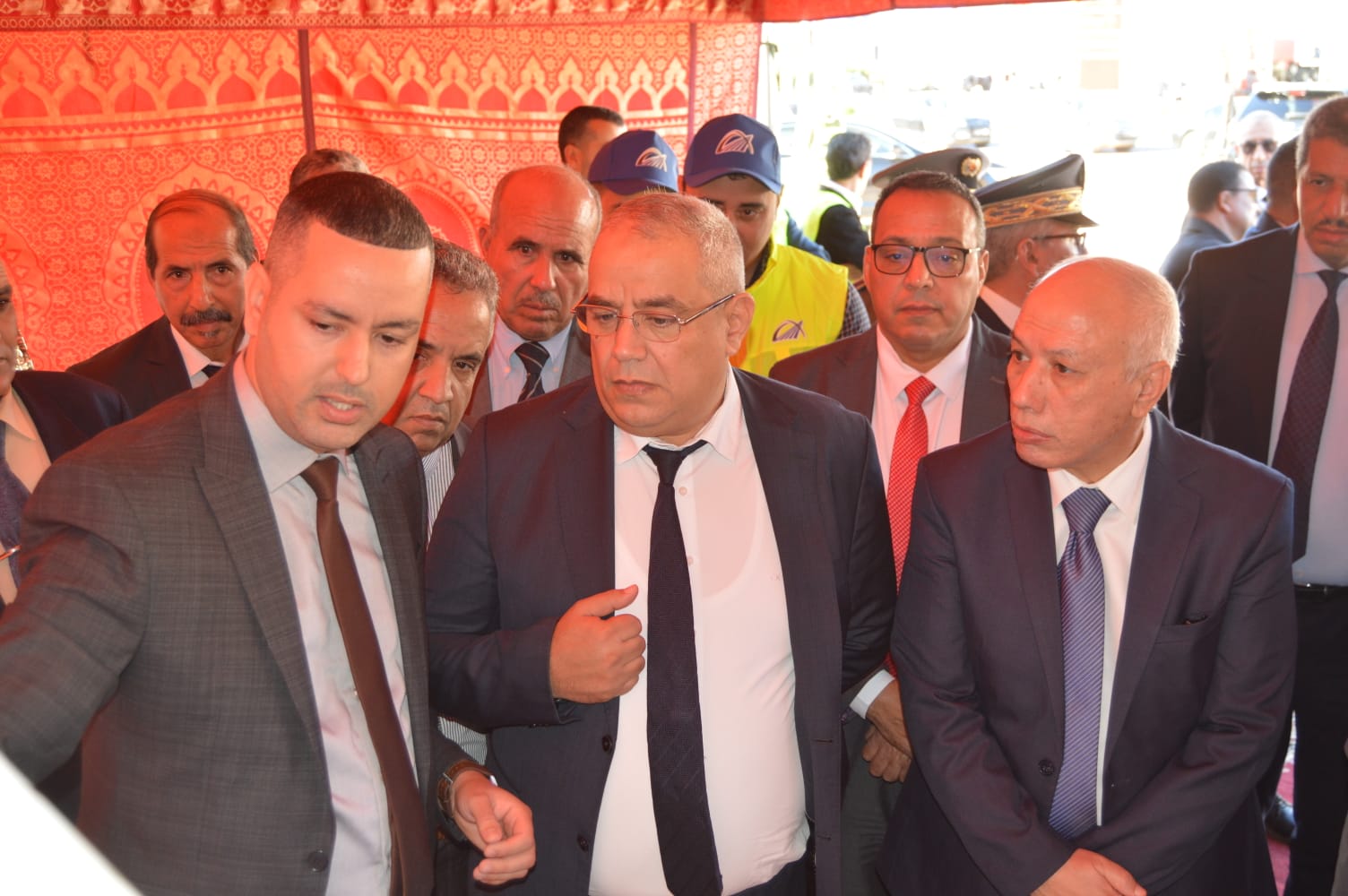 عامل إقليم خنيفرة يُدشّن مشاريع تنموية بمناسبة الذكرى الـ49 للمسيرة الخضراء المظفرة