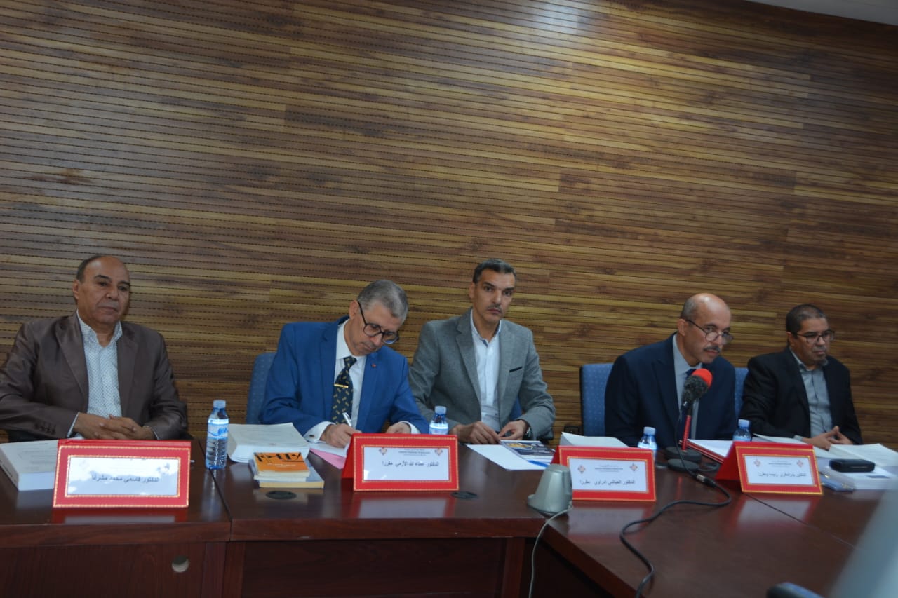 احتضان كلية الاداب والعلوم الانسانية بجامعة محمد الاول بوجدة نيل الاستاذ انور البخاري شهادة الدكتوراه حول تكوين التراث التقافي والتنمية بتقدير مشرف جدا مع التوصية بالنشر احتضان كلية الاداب والعلوم الانسانية بجامعة محمد الاول بوجدة نيل الاستاذ انور البخاري شهادة الدكتوراه حول تكوين التراث التقافي والتنمية بتقدير مشرف جدا مع التوصية بالنشر