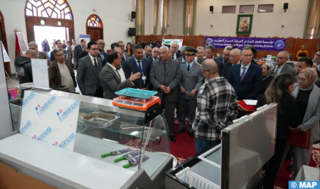 مكناس - نظمت مؤسسة محمد السادس لإعادة إدماج السجناء، اليوم الأربعاء بمكناس، حفل توزيع تجهيزات ومعدات خاصة بمشاريع مدرة للدخل لفائدة 20 نزيلا سابقا بالمؤسسات السجنية، بقيمة 707 ألف و604 درهم. مكناس - نظمت مؤسسة محمد السادس لإعادة إدماج السجناء، اليوم الأربعاء بمكناس، حفل توزيع تجهيزات ومعدات خاصة بمشاريع مدرة للدخل لفائدة 20 نزيلا سابقا بالمؤسسات السجنية، بقيمة 707 ألف و604 درهم.