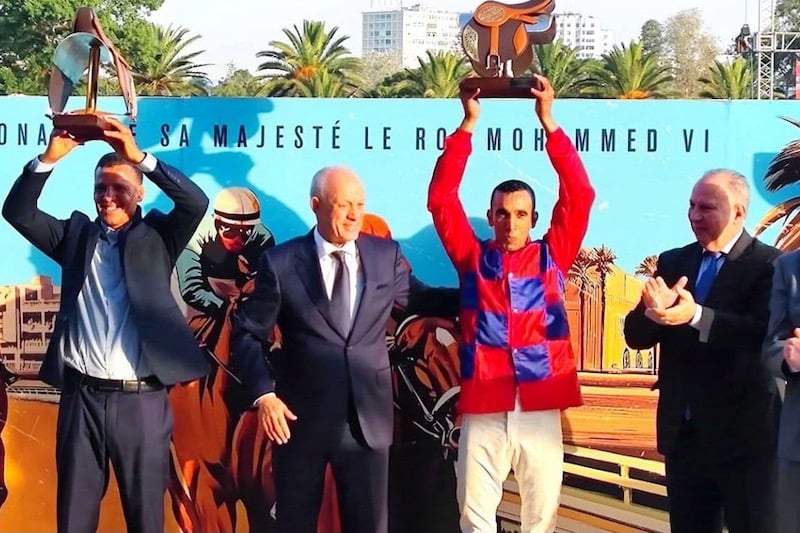 الدورة العاشرة للملتقى الدولي المغربي لسباق الخيول .. الحصان “العثمان” يفوز بجائزة صاحب الجلالة الملك محمد السادس للخيول الإنجليزية الأصيلة الدورة العاشرة للملتقى الدولي المغربي لسباق الخيول .. الحصان “العثمان” يفوز بجائزة صاحب الجلالة الملك محمد السادس للخيول الإنجليزية الأصيلة