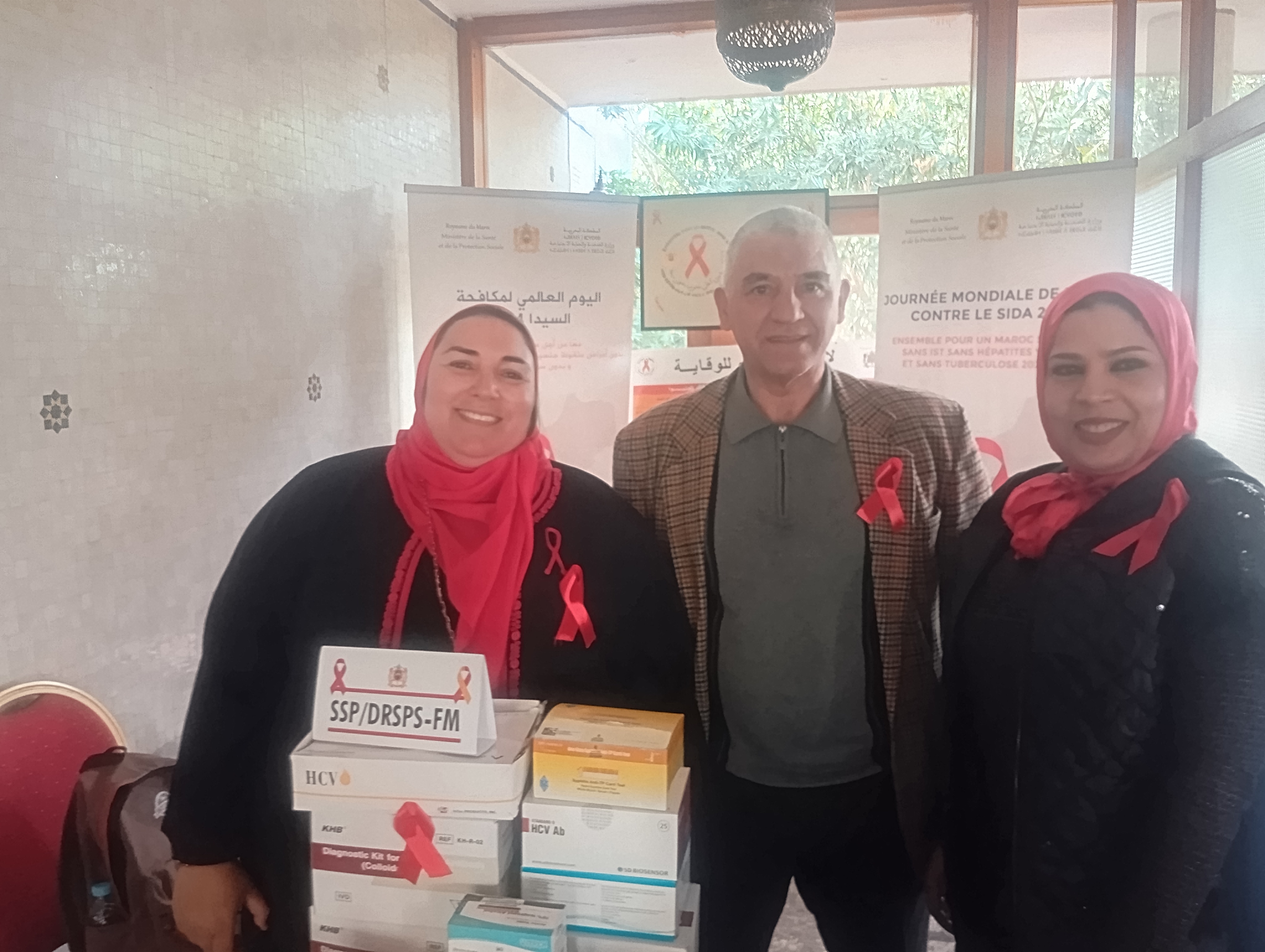 مكناس: المديرية الجهوية للصحة والحماية الاجتماعية بجهة فاس- مكناس تشارك برواق تحسيسي حول داء فقدان المناعة المكتسب على هامش فعاليات النسخة الثالثة لمنتدى جمعية أطباء الاسماعيلية.