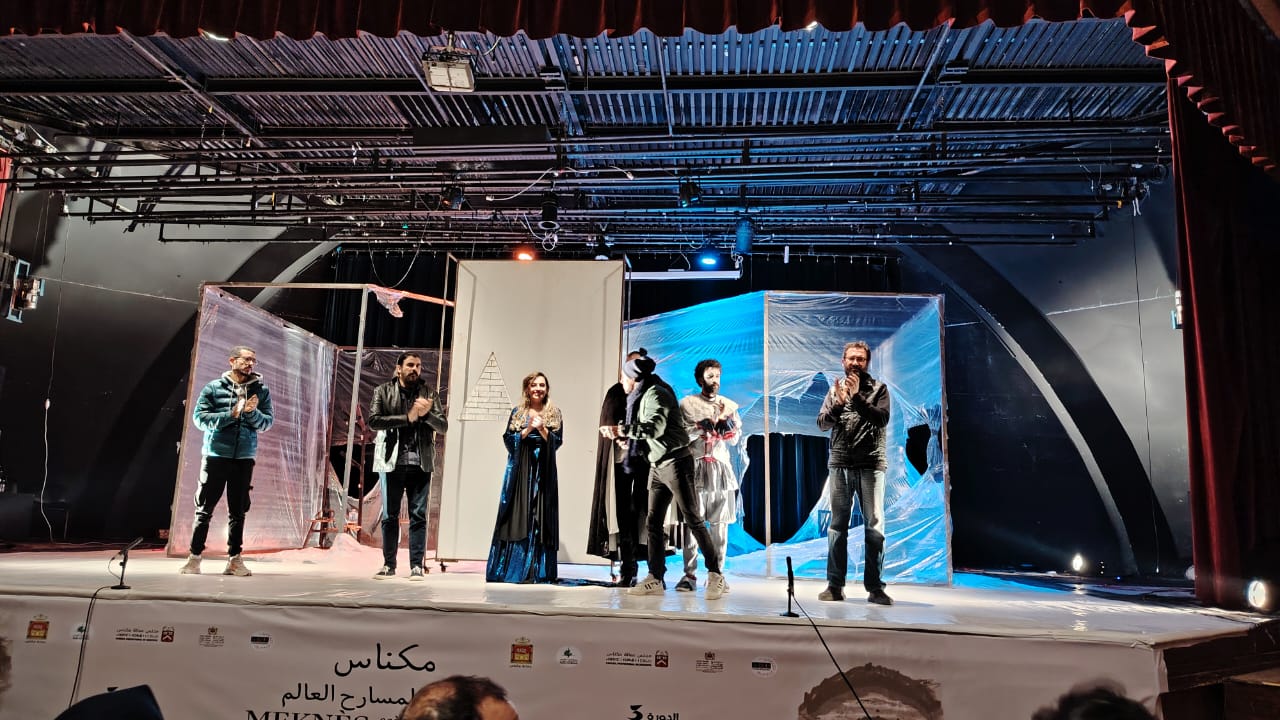 مسرحية جدار إخراج ياسين أحجام.