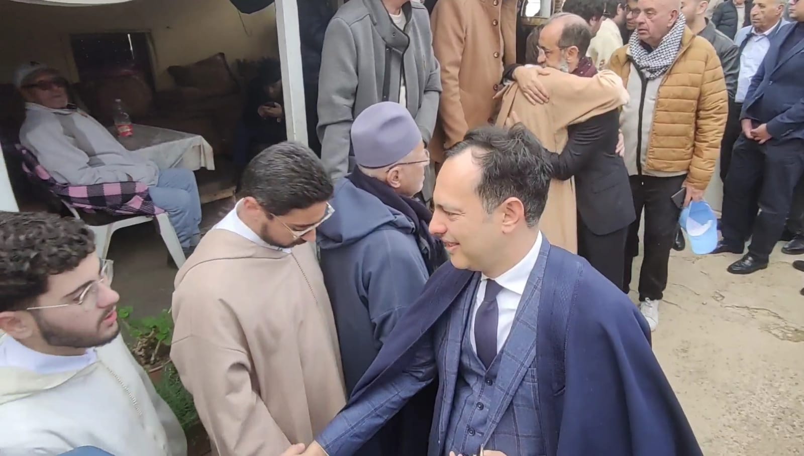 جواد الشامي يودع أهل مكناس في جنازة التأمت فيها كل أطياف القوى الحية وطنيا ومحليا جواد الشامي يودع أهل مكناس في جنازة التأمت فيها كل أطياف القوى الحية وطنيا ومحليا