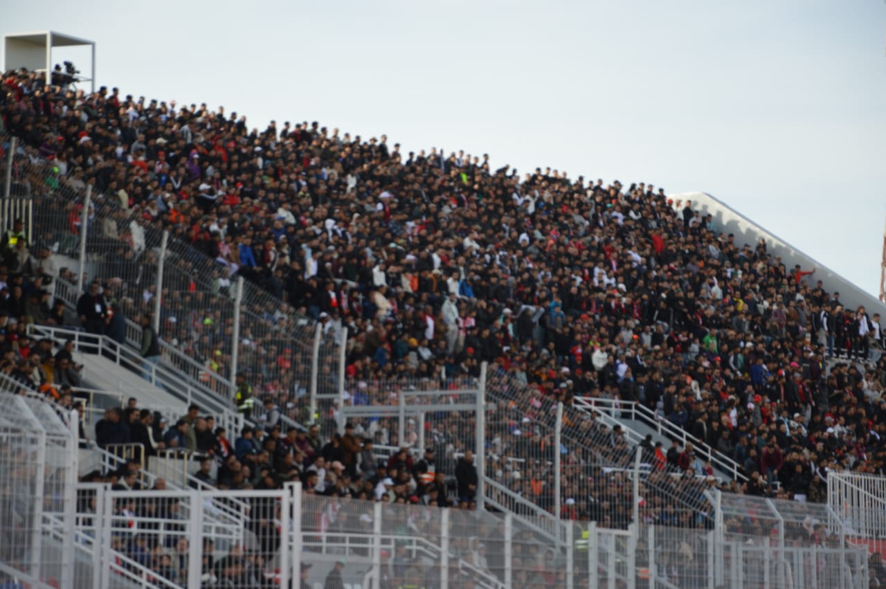 النادي المكناسي يفوز على اتحاد طنجة صحبة مدربه الجديد جريندو النادي المكناسي يفوز على اتحاد طنجة صحبة مدربه الجديد جريندو